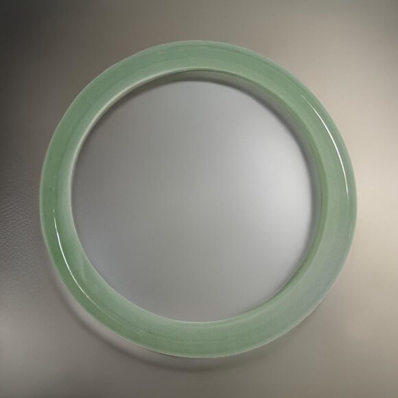Green Jade Bangle - Picture 3 of 9